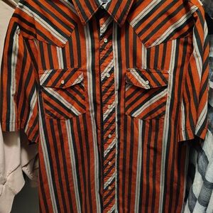 Wrangler Red, Black, and White Striped Short-Sleeve Snap Button-Down Shirt